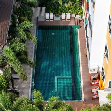 Buasri Boutique Patong Hotel Bagian luar foto