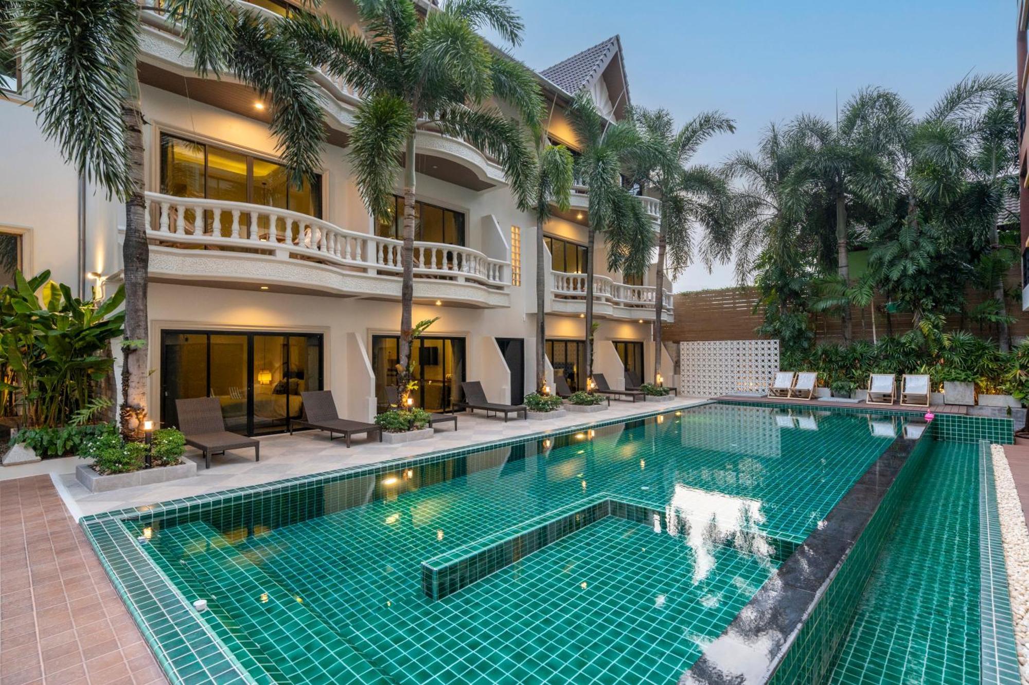 Buasri Boutique Patong Hotel Bagian luar foto
