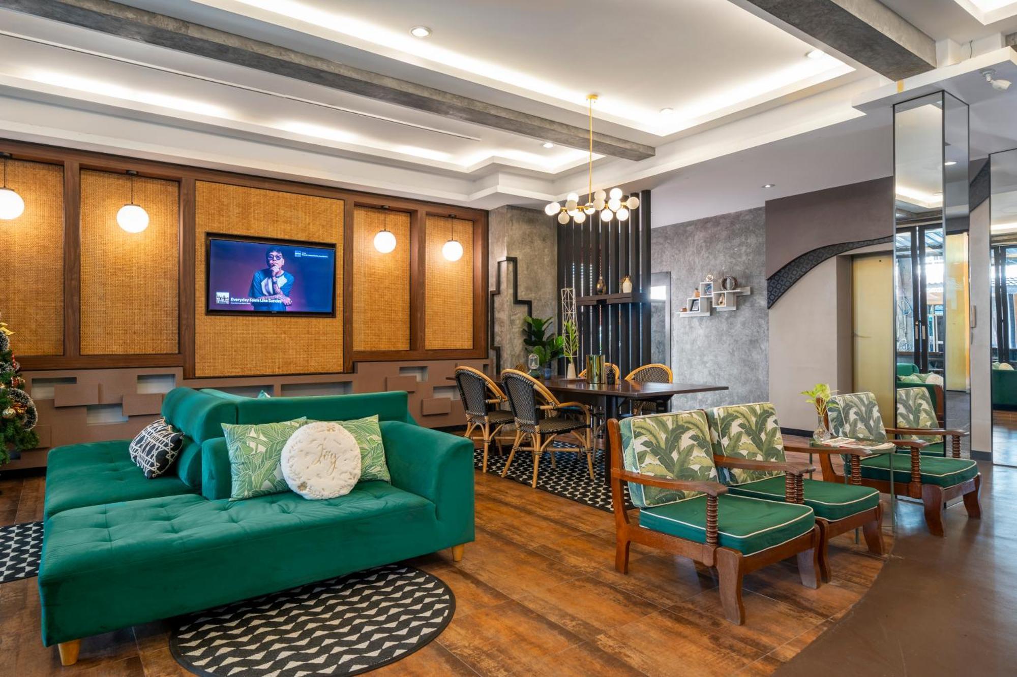 Buasri Boutique Patong Hotel Bagian luar foto