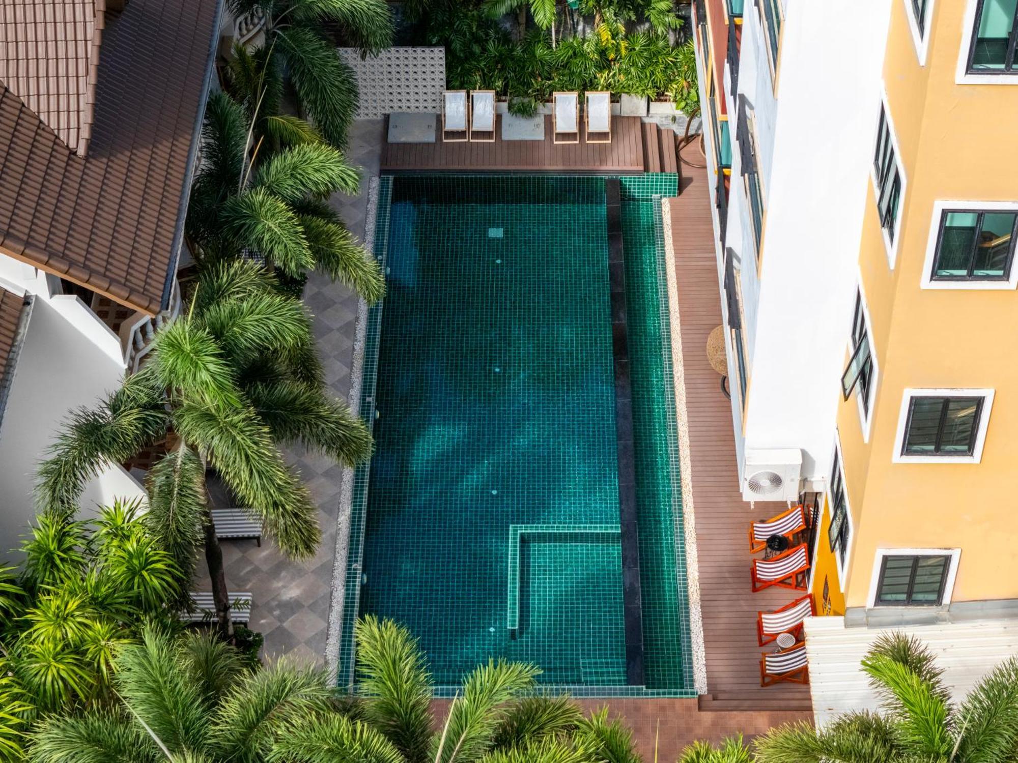 Buasri Boutique Patong Hotel Bagian luar foto