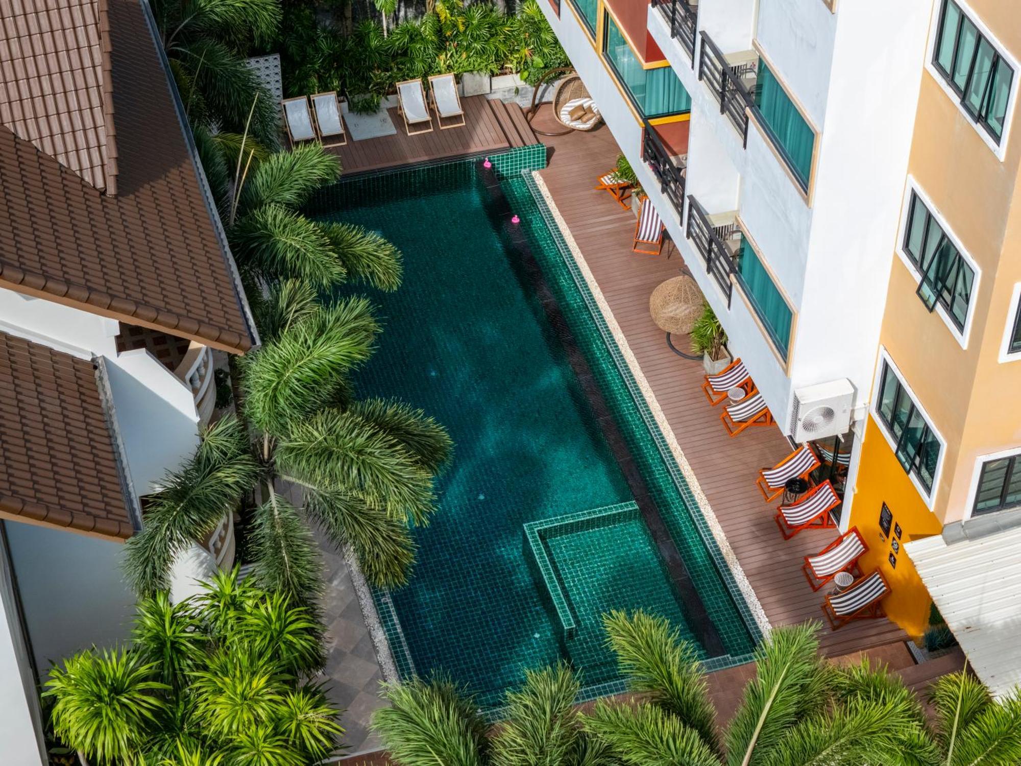 Buasri Boutique Patong Hotel Bagian luar foto