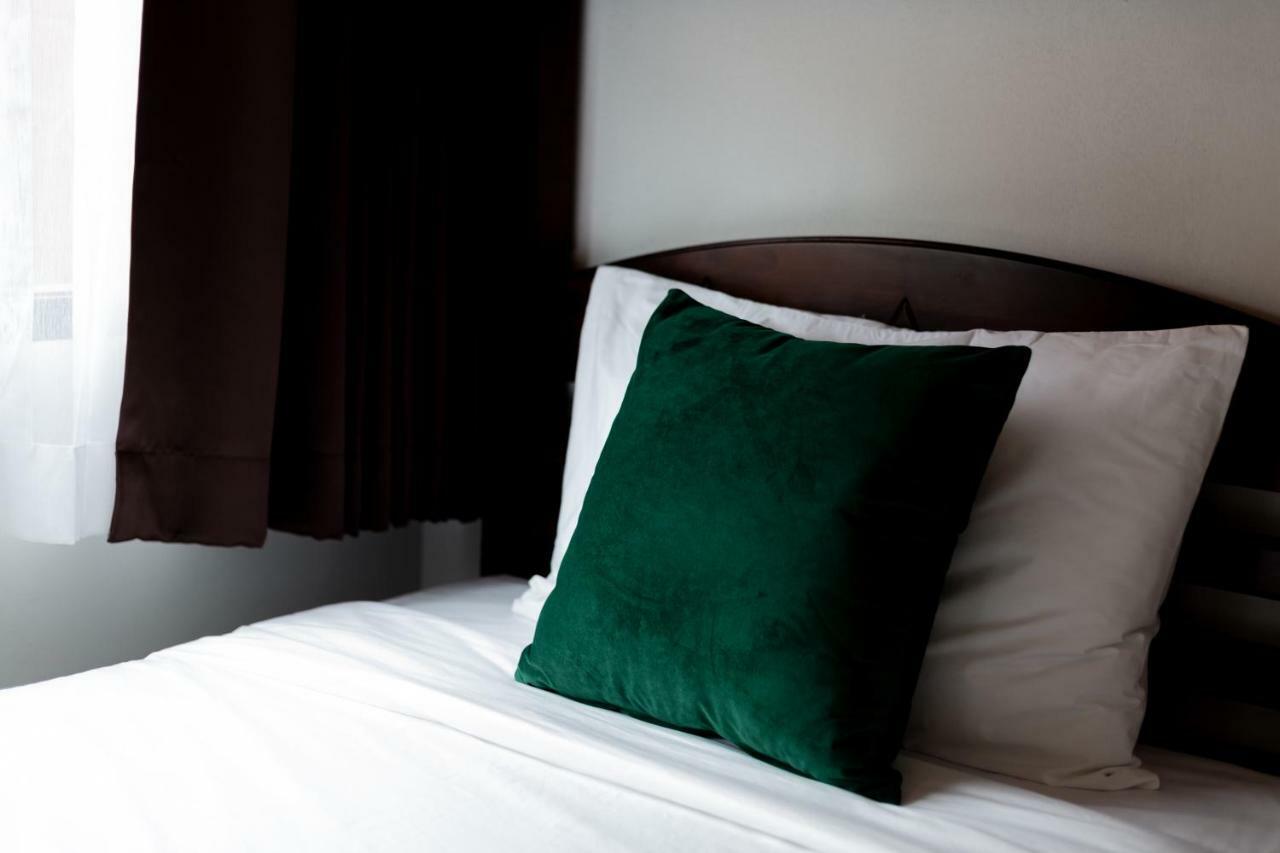Buasri Boutique Patong Hotel Bagian luar foto